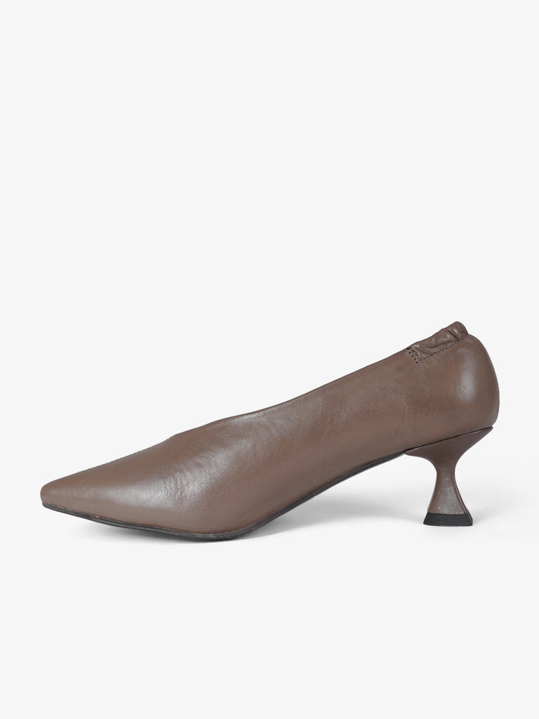 LA VITRINA décolleté donna pamplona 50 pelle beige