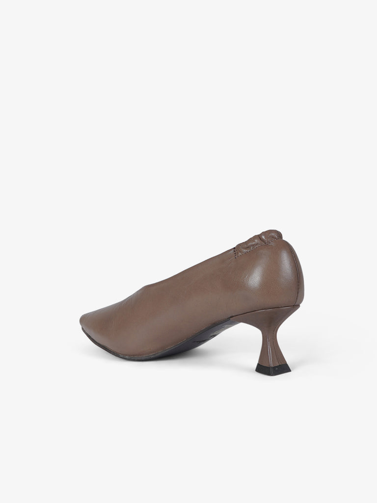 LA VITRINA décolleté donna pamplona 50 pelle beige