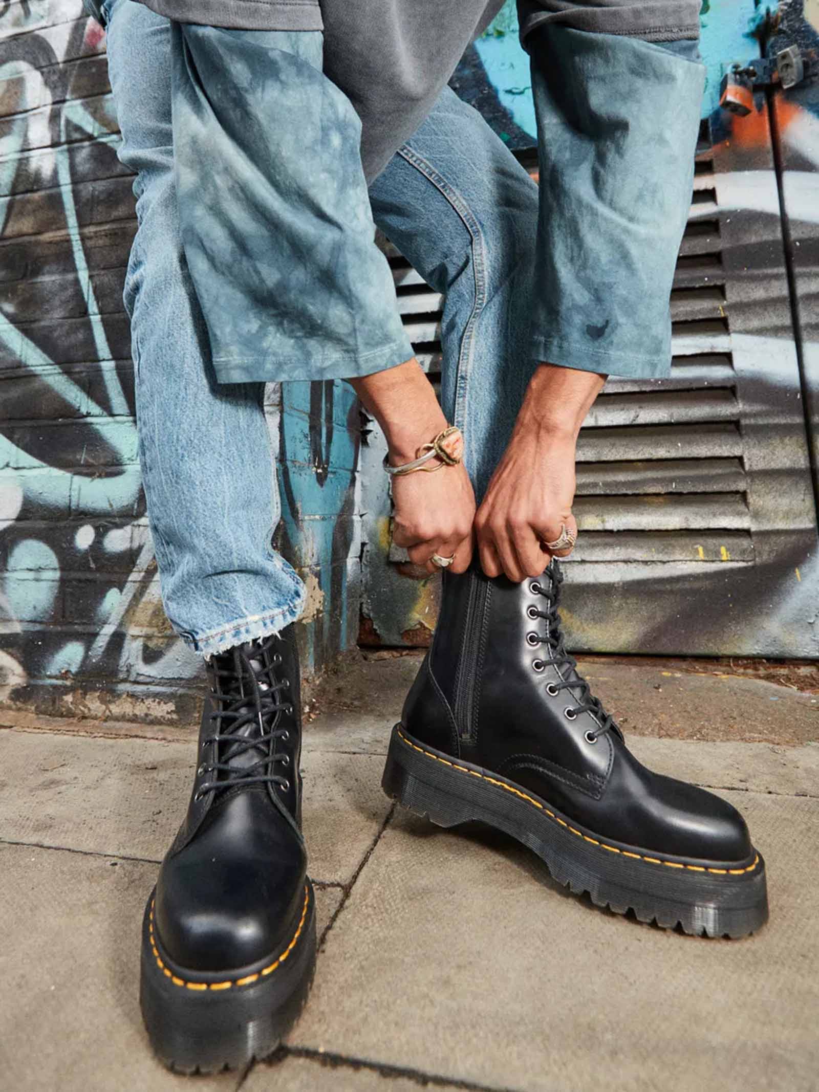 DR. MARTENS women's amphibians platform jadon smooth leather black