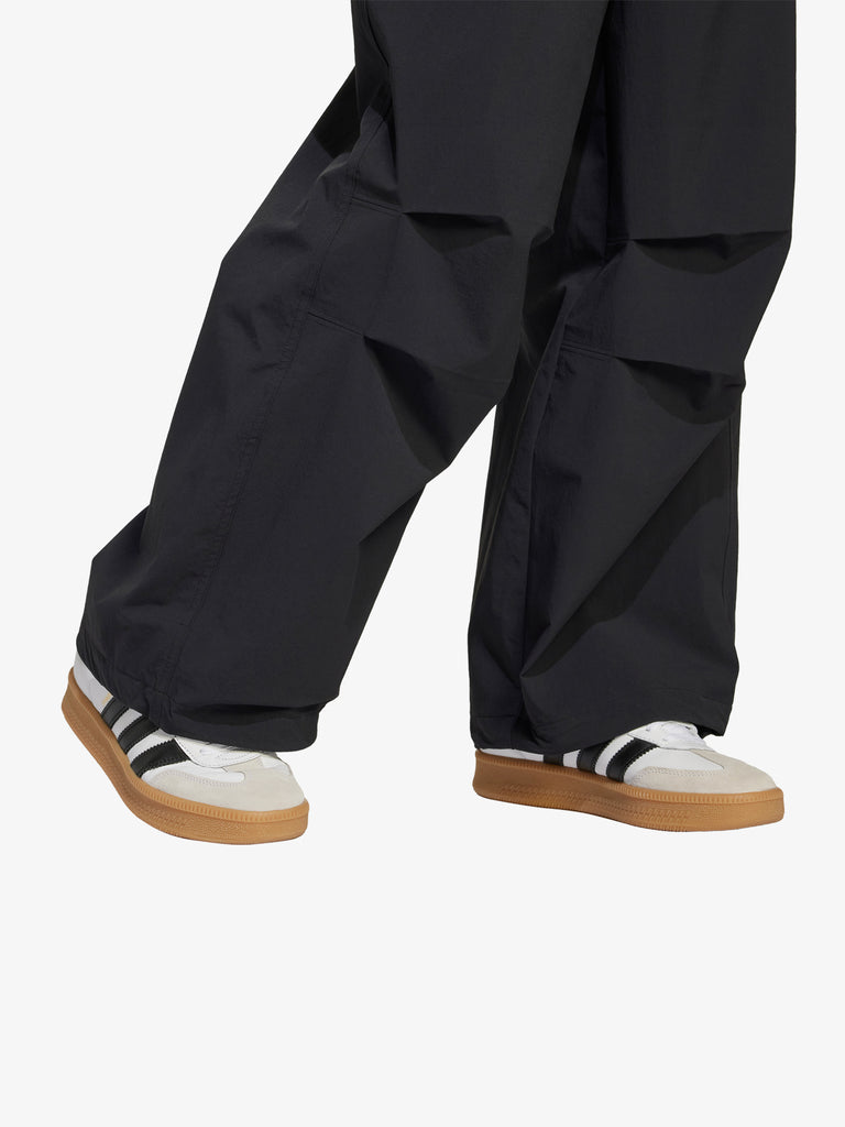 ADIDAS Pantaloni P ESS PARACHUTE JD2111 Uomo Nero
