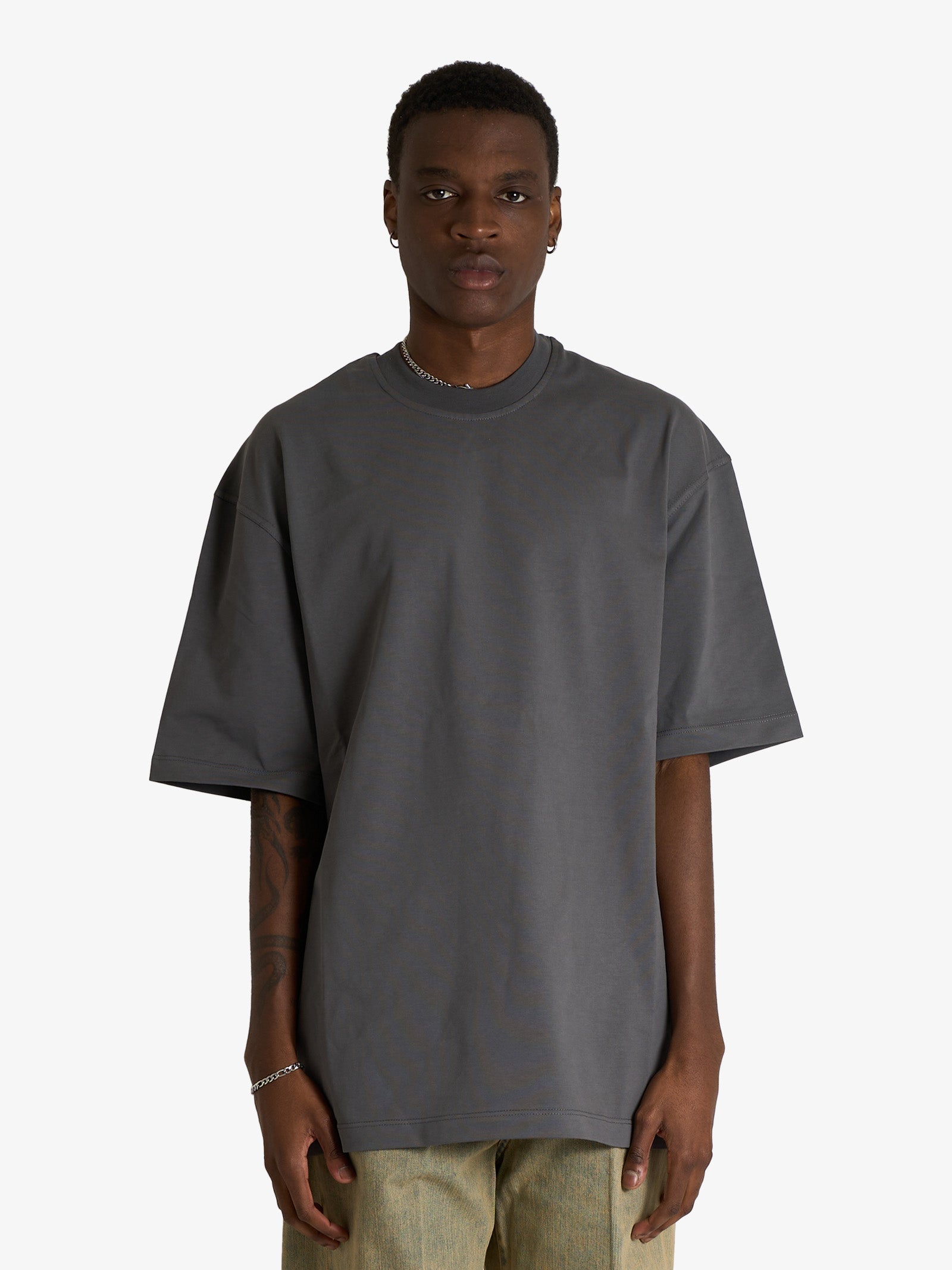 p26-dark-label-