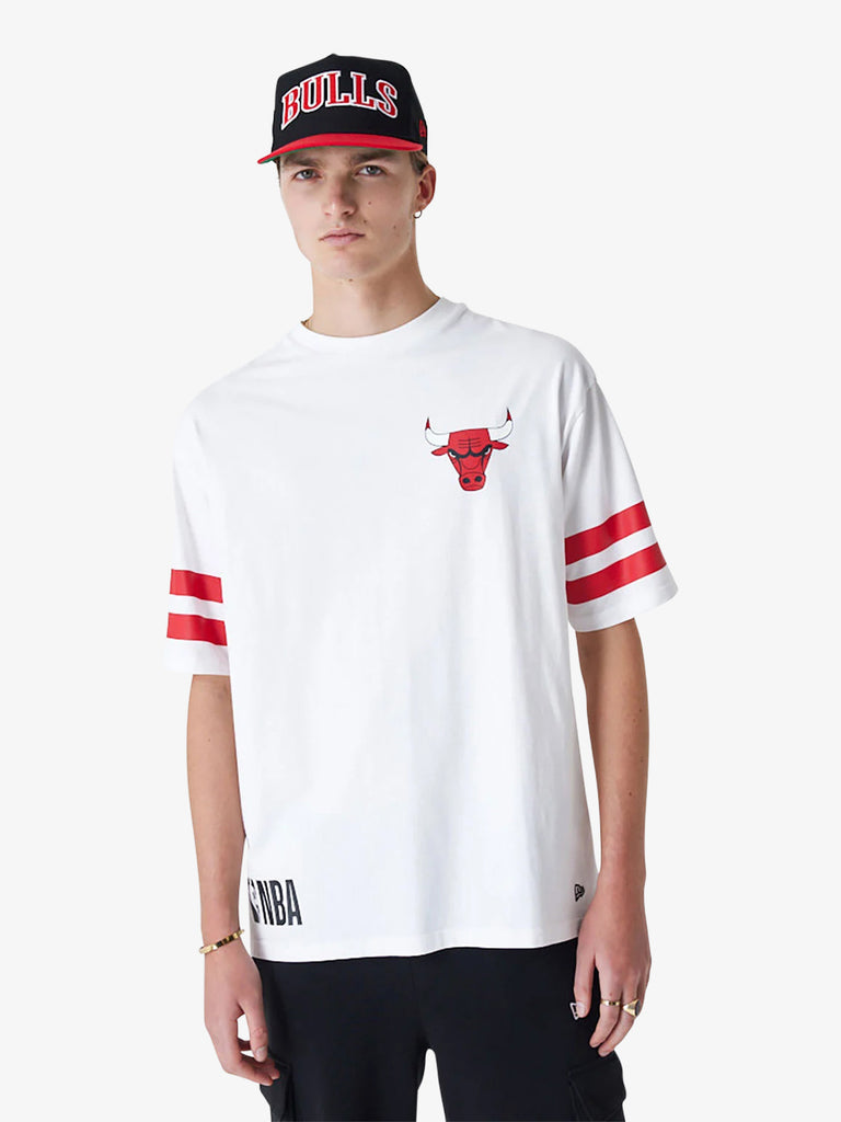 NEW ERA T-shirt Oversize Chicago Bulls NBA Arch Graphic 60435444 uomo cotone bianco
